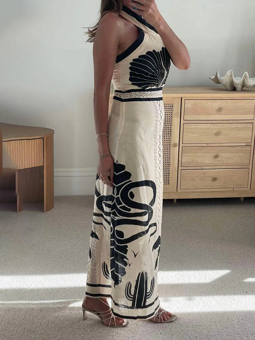 Elegant And Sexy Ethnic Print Slim-Fit Halter Neck Maxi Dress - Image 2