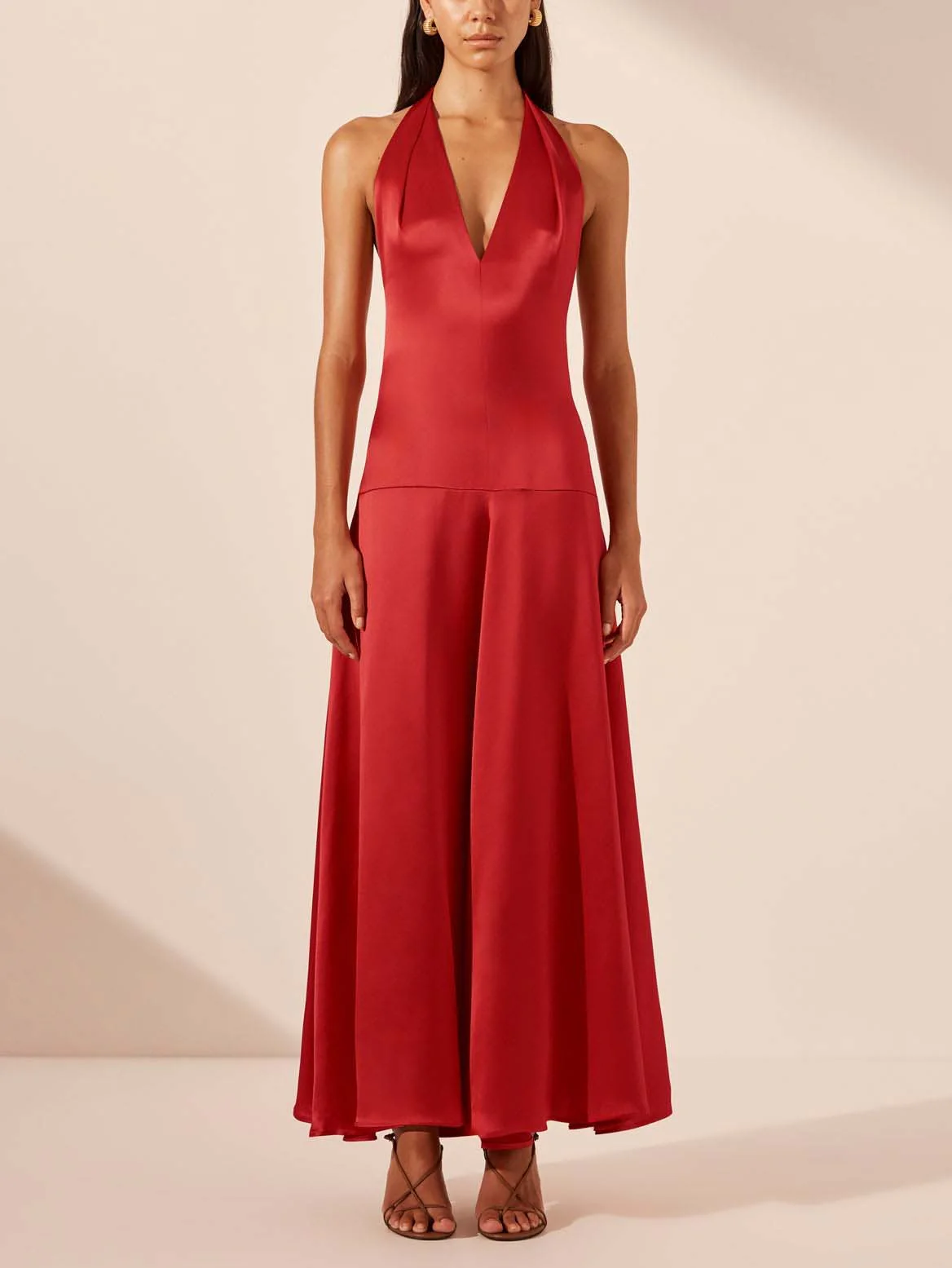 Elegant Deep V Neck Halter Maxi Dress - Image 4