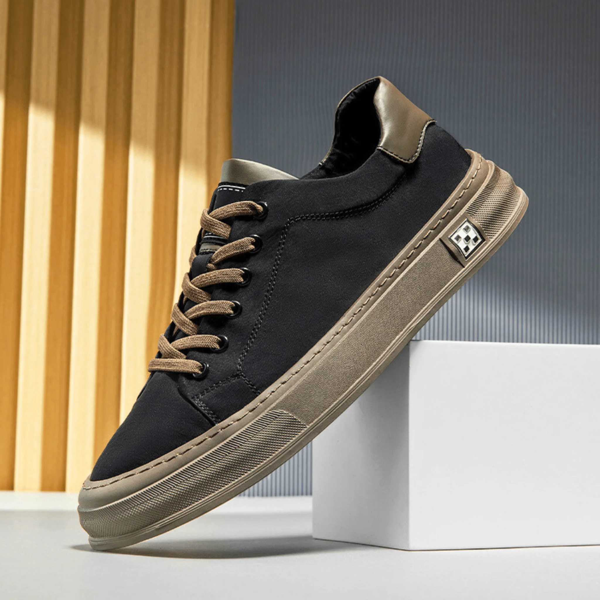 EMERSON TRAINER - Image 2