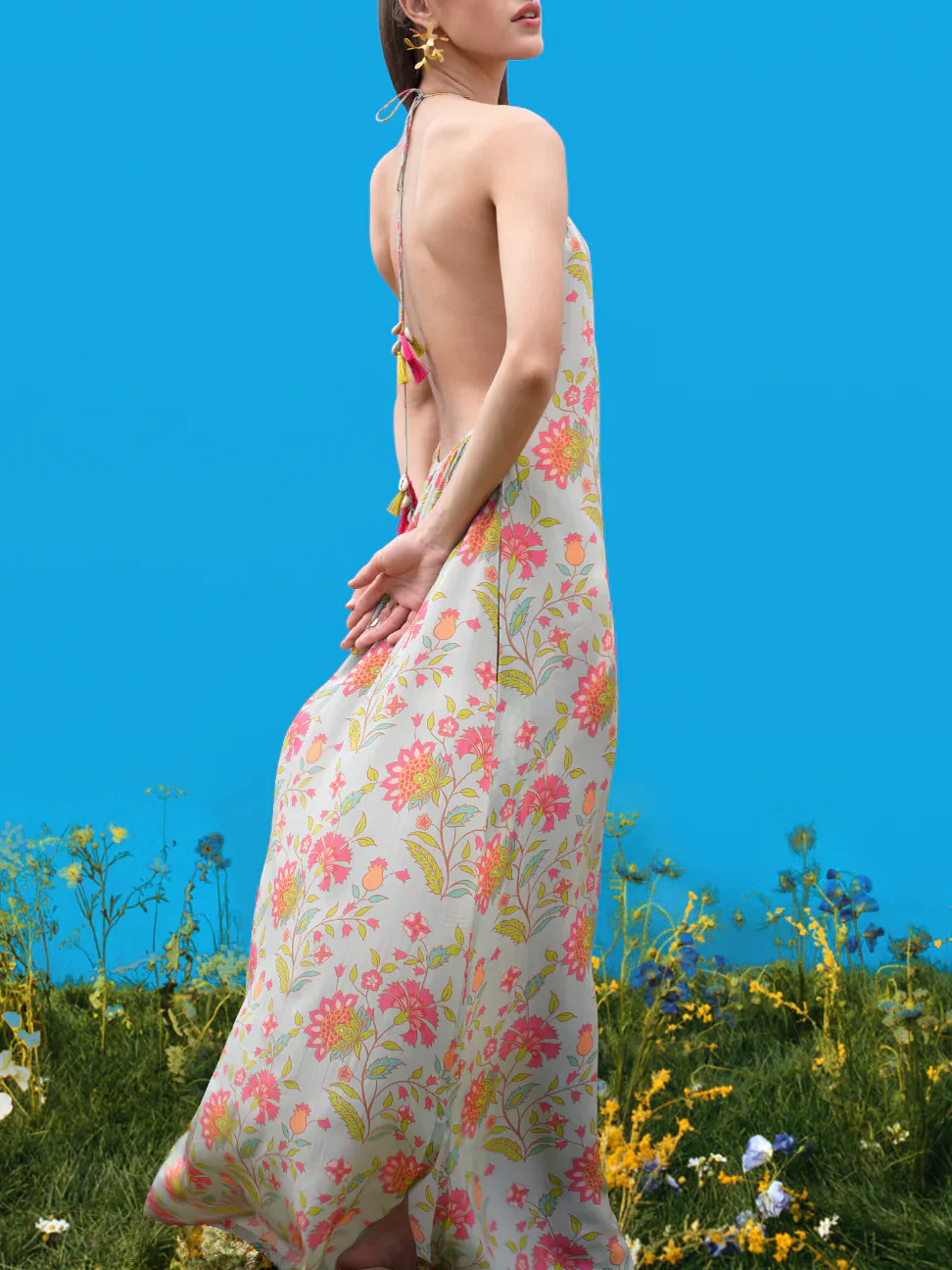 Halter-Back Hand-Drawn Prints Maxi Dress - Image 4