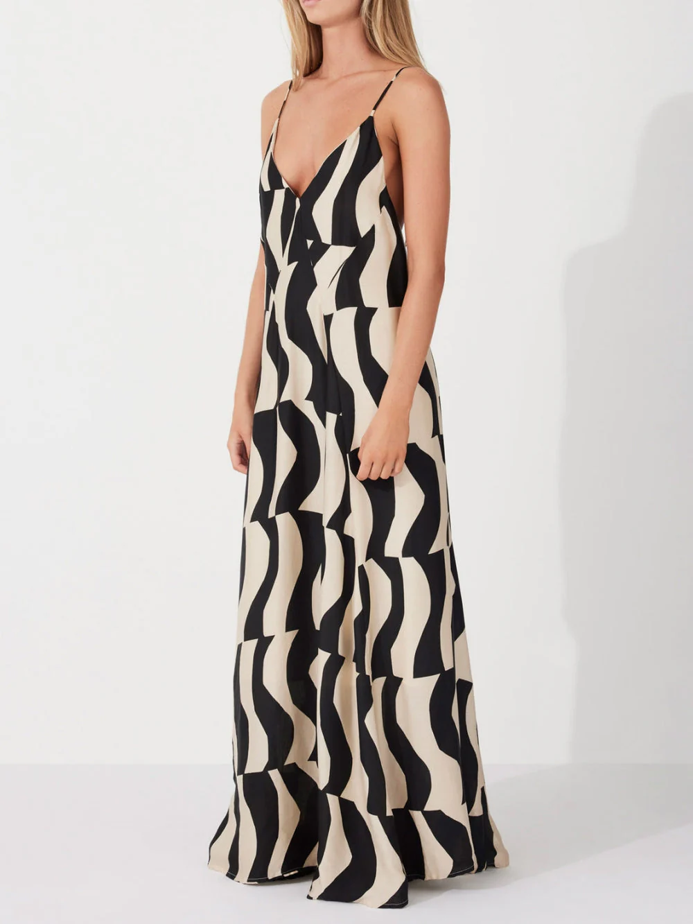 Relaxed Fit Scooped Back Style Maxi Dress - Image 2