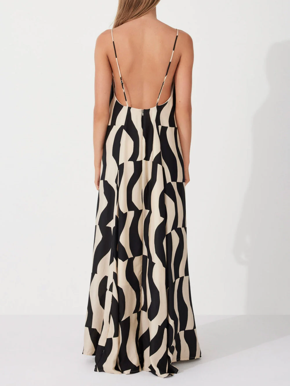 Relaxed Fit Scooped Back Style Maxi Dress - Image 4